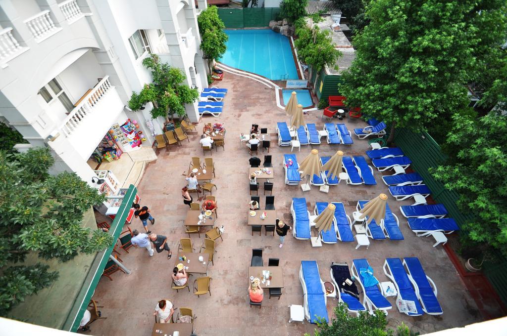 Blue Lagoon Hotel 2*