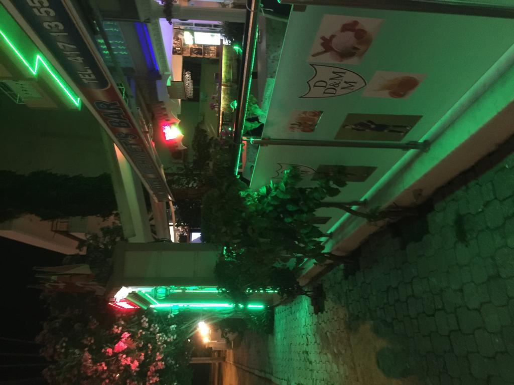 Hotel Dm *