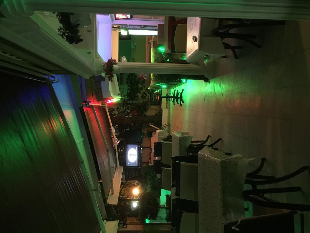 Hotel Dm *