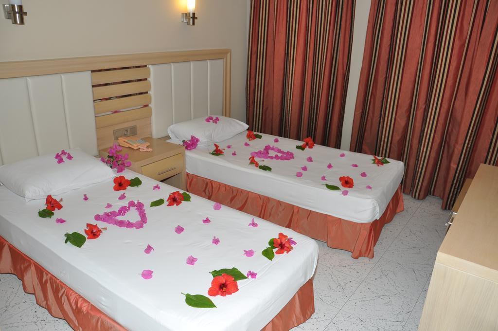 Aparthotel Candan