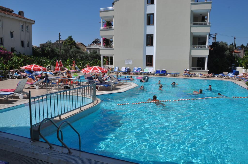 Aparthotel Candan 4*