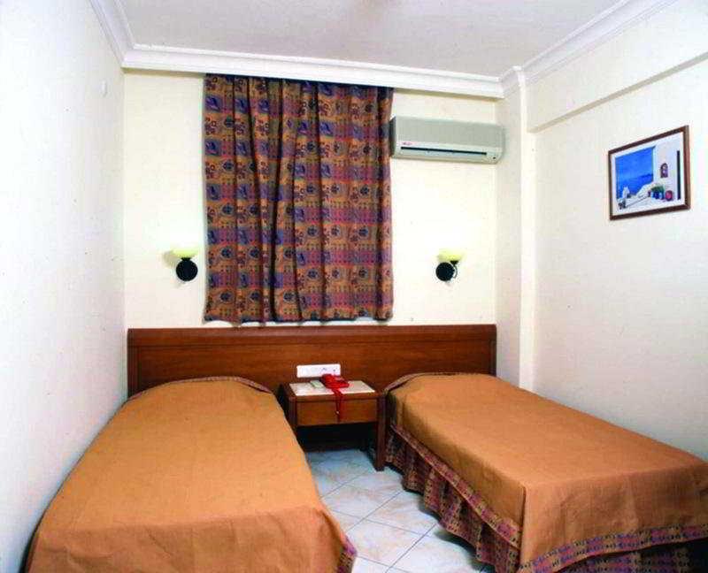 Hotel Blue Lagoon 2*