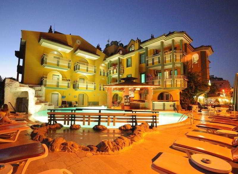 Rayon Aparthotel 2*