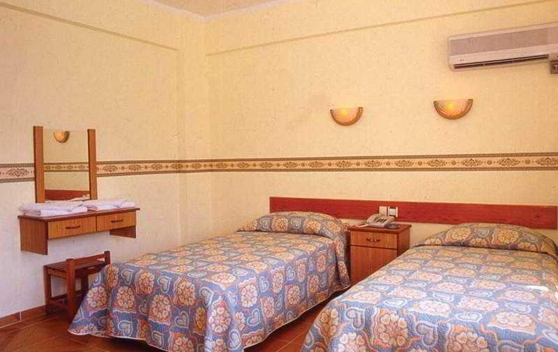 Aloe Apart Hotel 3*