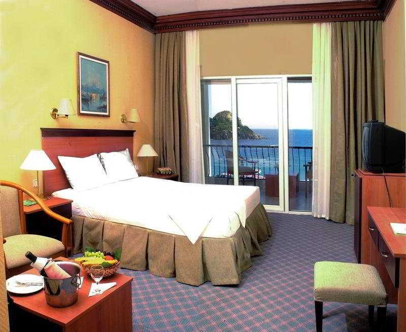 Green Platan Club Hotel&spa 4*