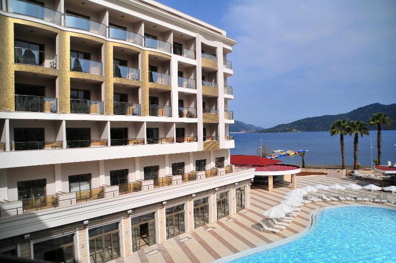 Hotel Golden Rock 5*