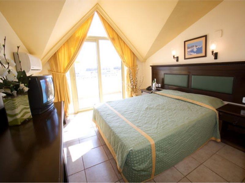 Hotel Faros Grand Hotel 3*
