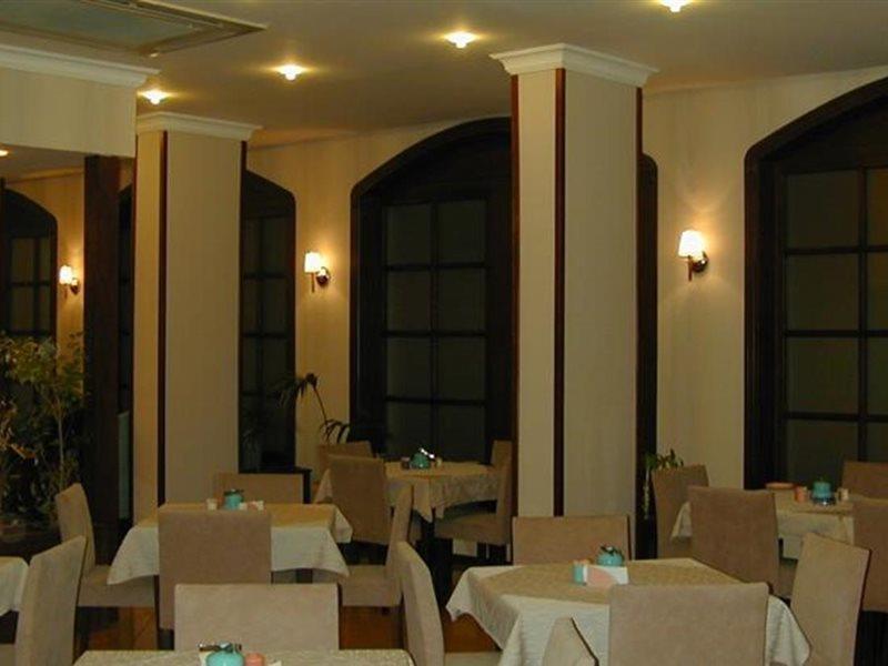 Hotel Candan 2*