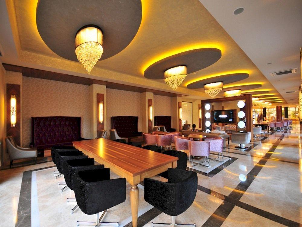 Hotel Golden Rock