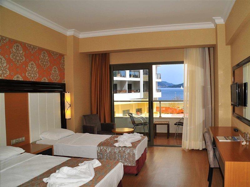 Hotel Golden Rock