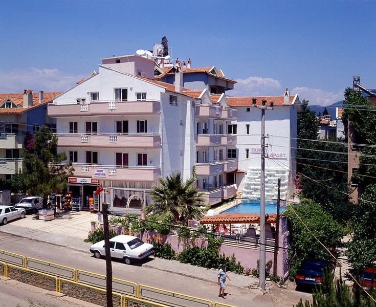 Family Apart Aparthotel 3*