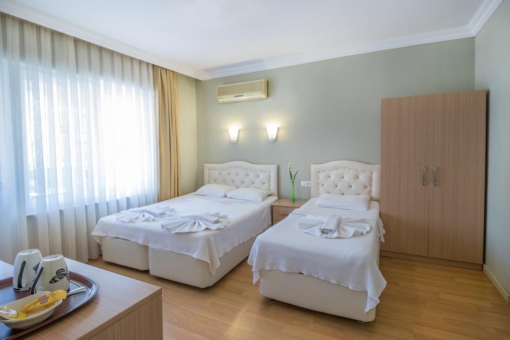 Hotel Dost 2*