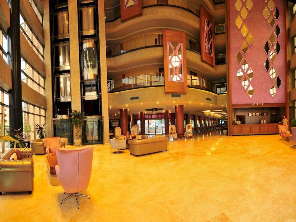 Hotel Golden Rock