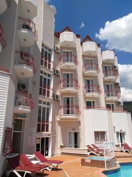 Aparthotel Avlu 4 4*