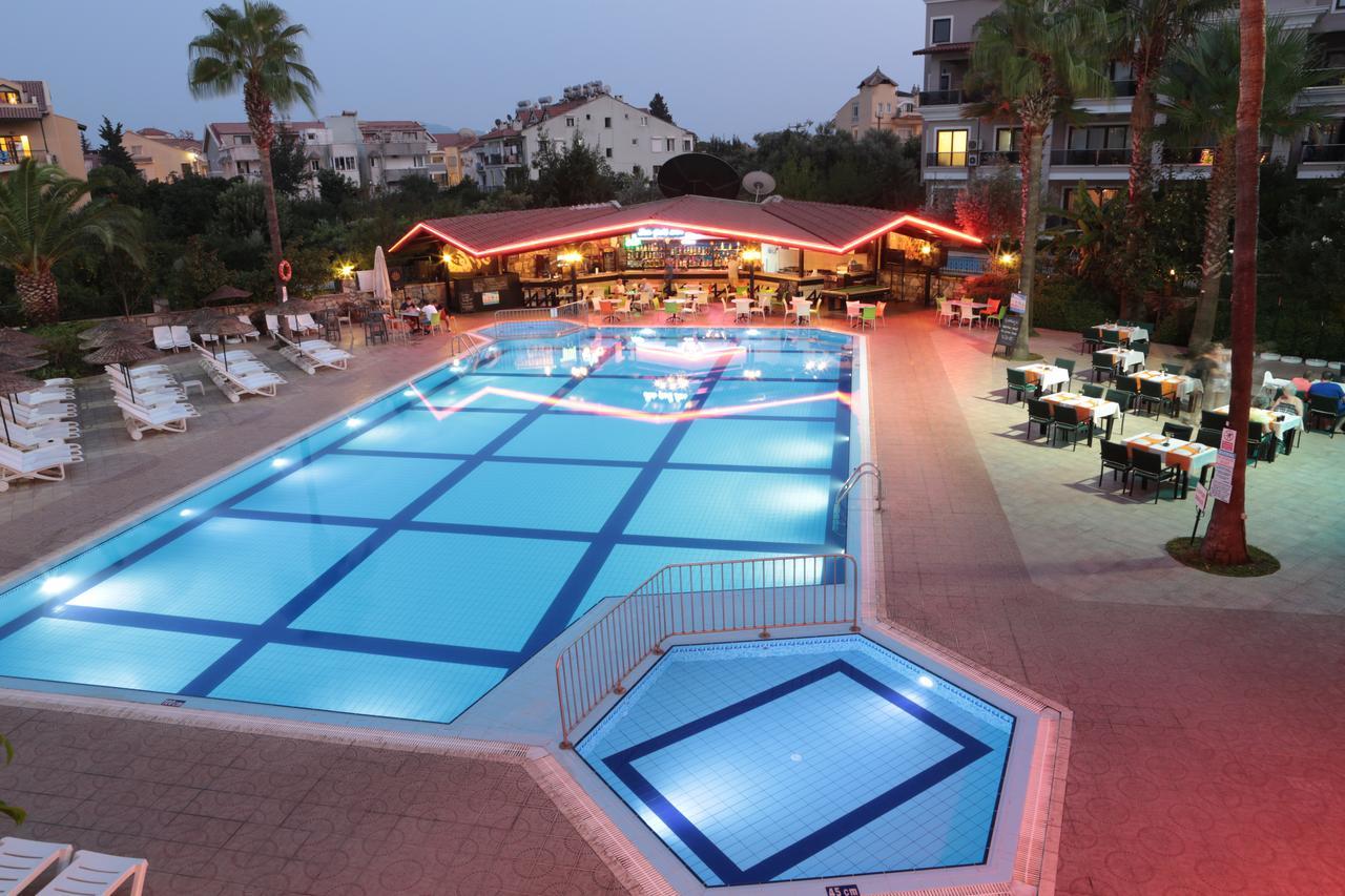 Club Turquoise