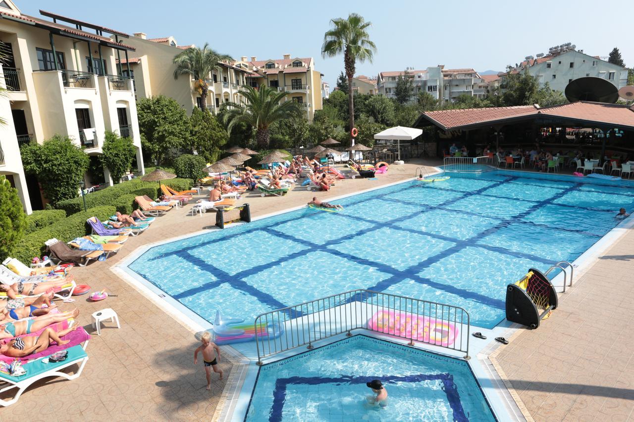 Club Turquoise
