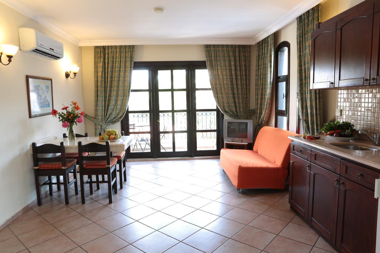 Aparthotel Club Turquoise 3*