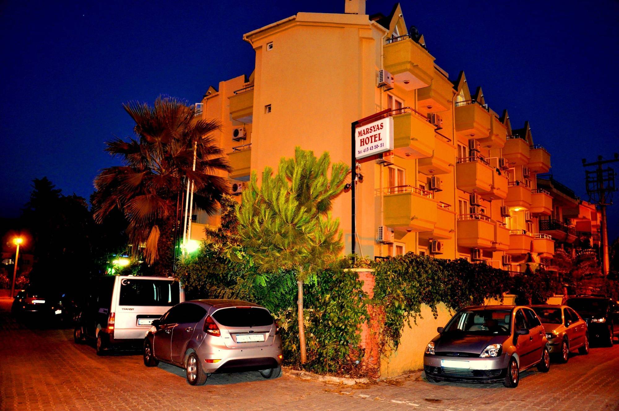 Marsyas Hotel 2*