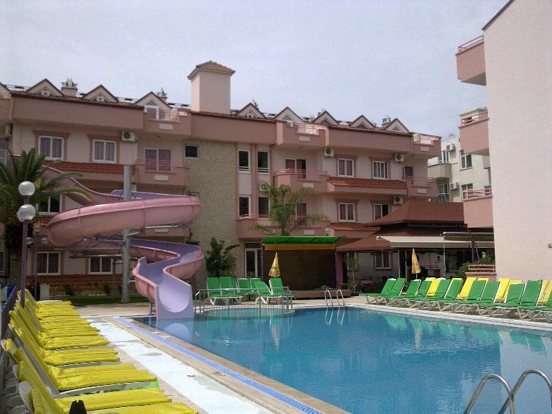 Rosy Marmaris