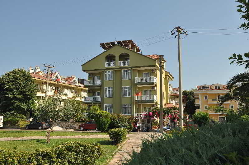Club Ege Aparthotel 3*
