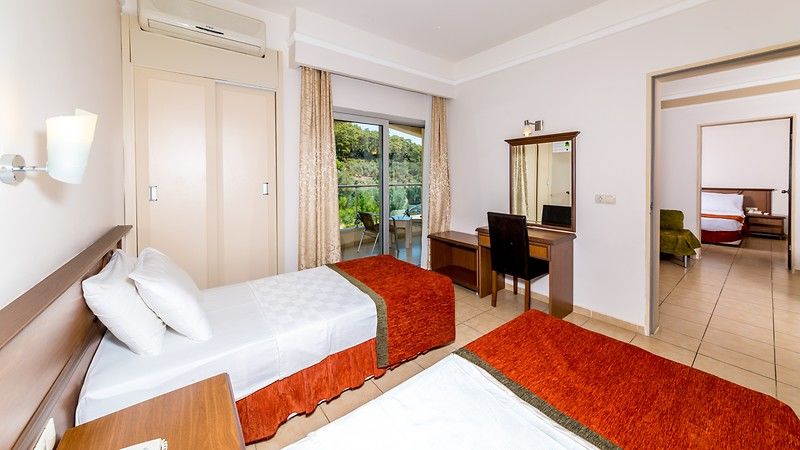 Hotel Julian Forest