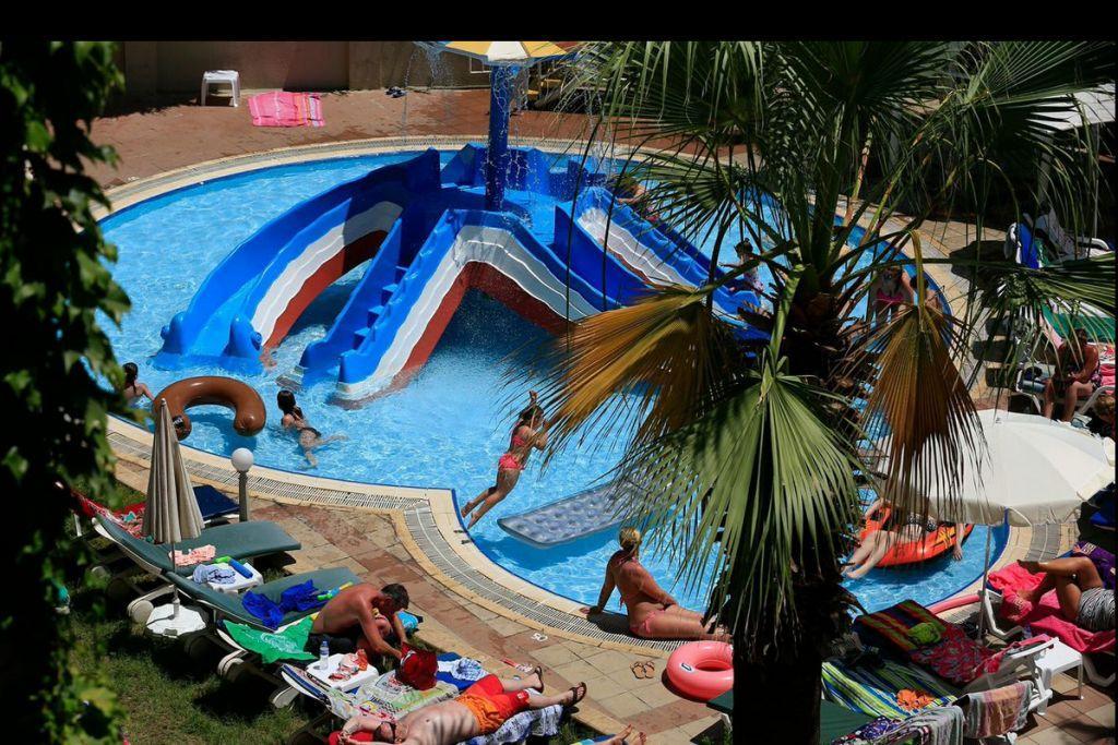 Alenz Hotel