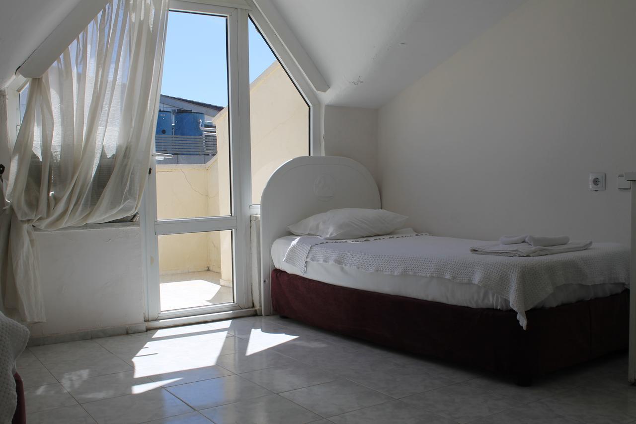 Dm Hotel