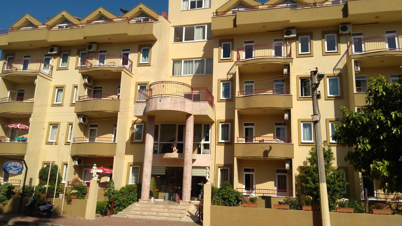 Albatros Aparthotel *