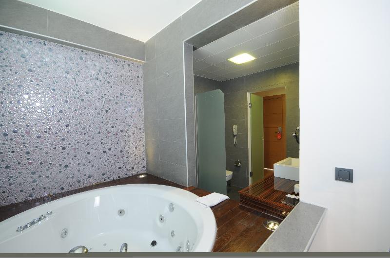 Cle Boutique Hotel