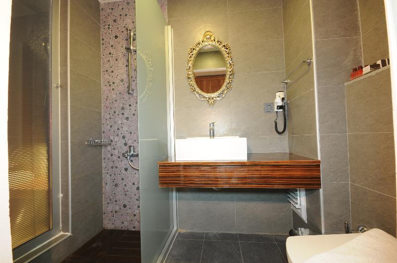 Hotel Cle Boutique 4*