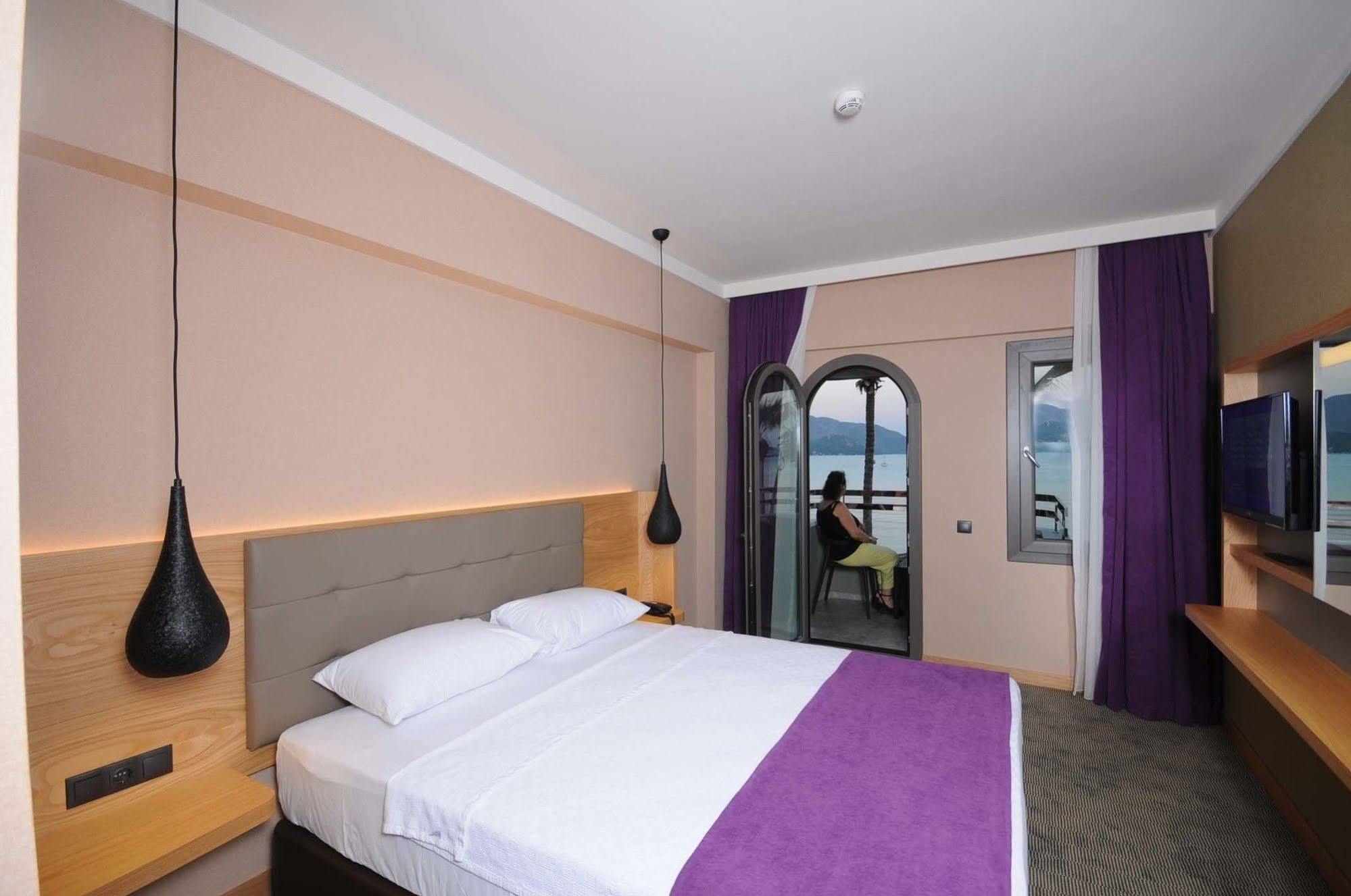 Hotel Candan 2*