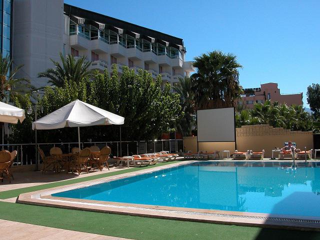 Otel Karen 3*