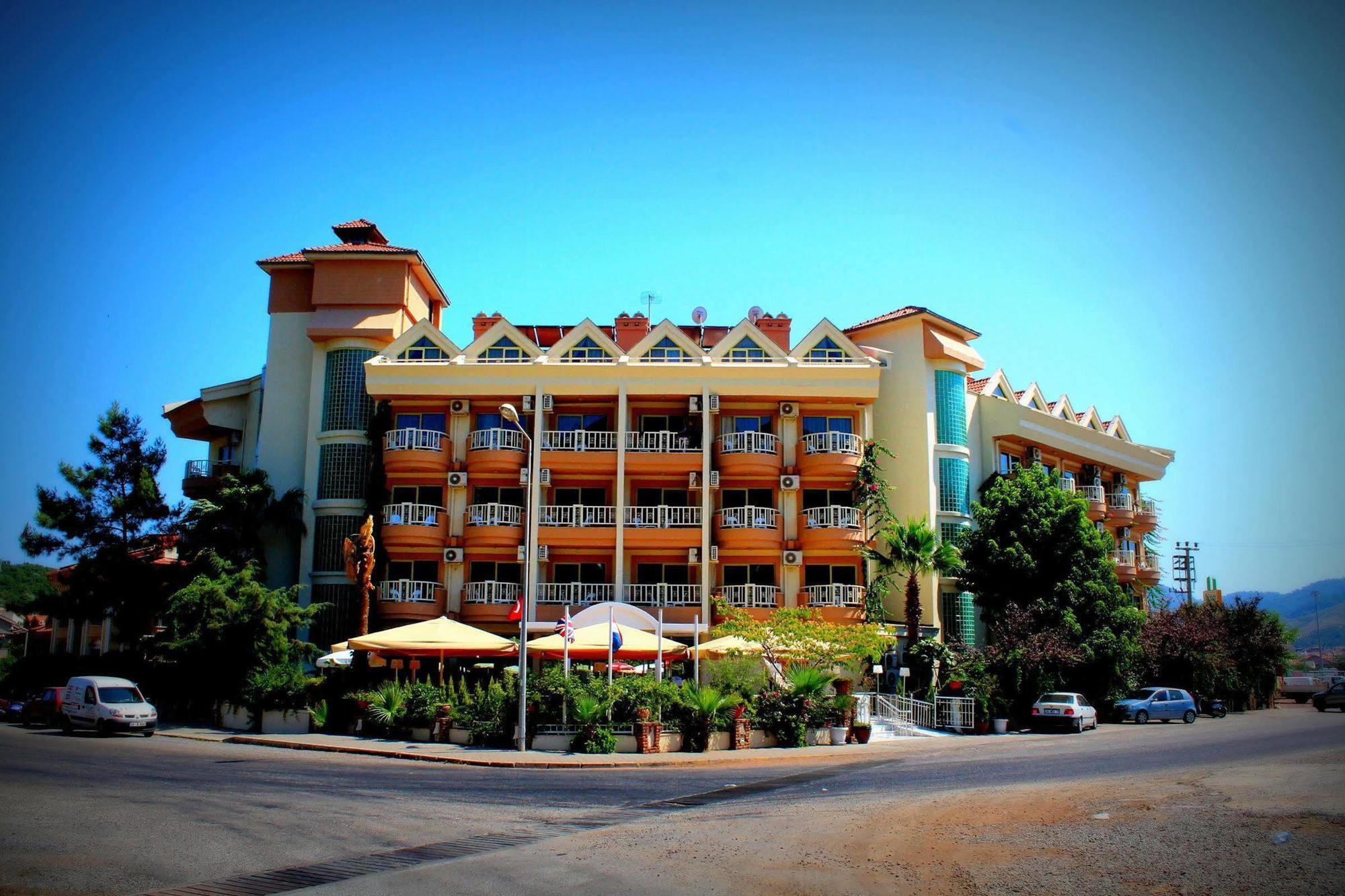 Grand Faros Hotel 4*