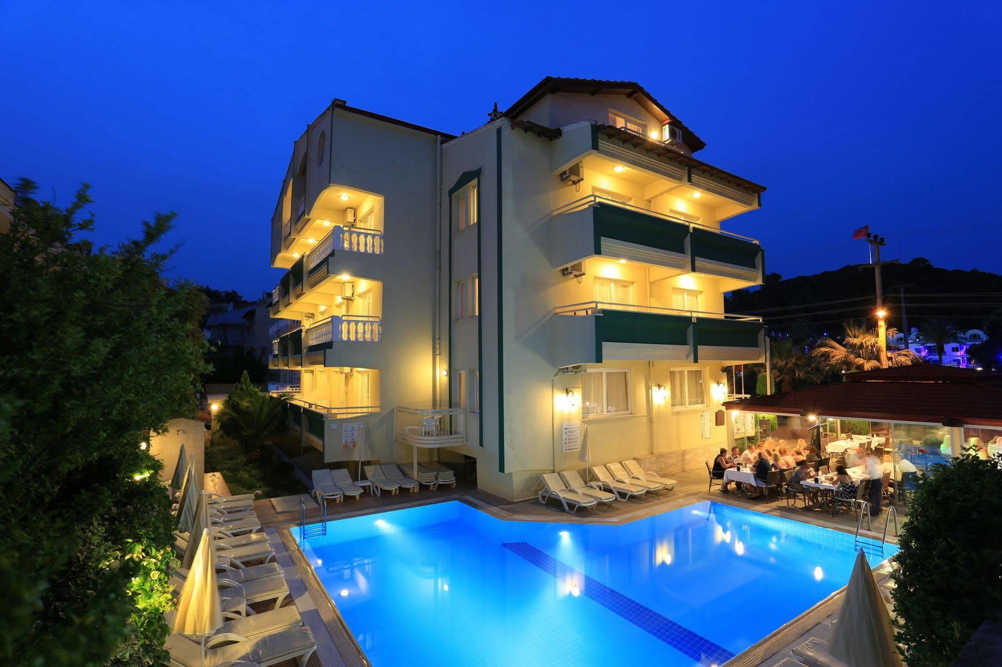 Aparthotel Amaris 3*
