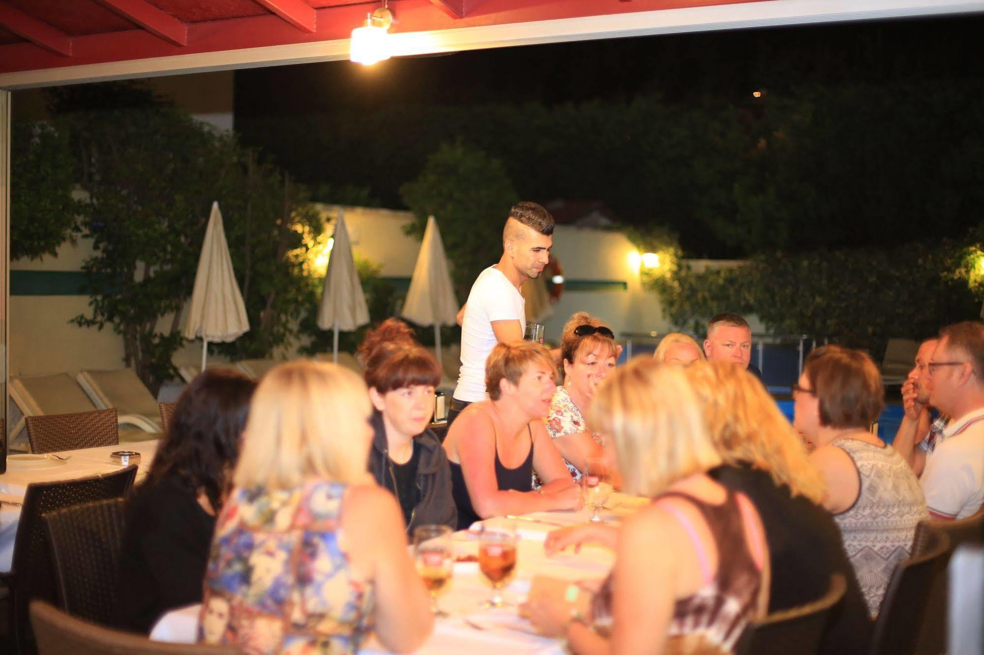 Amaris Aparthotel