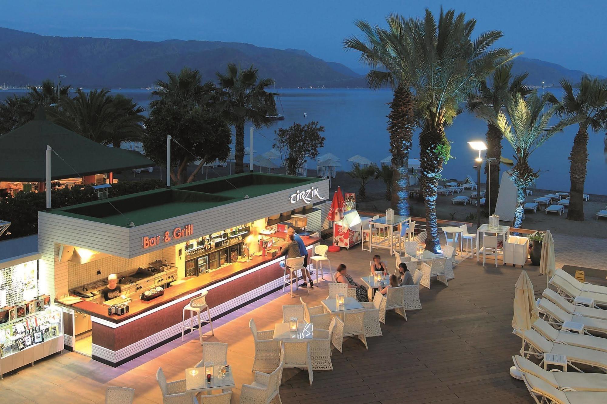 Cettia (adults Only)
