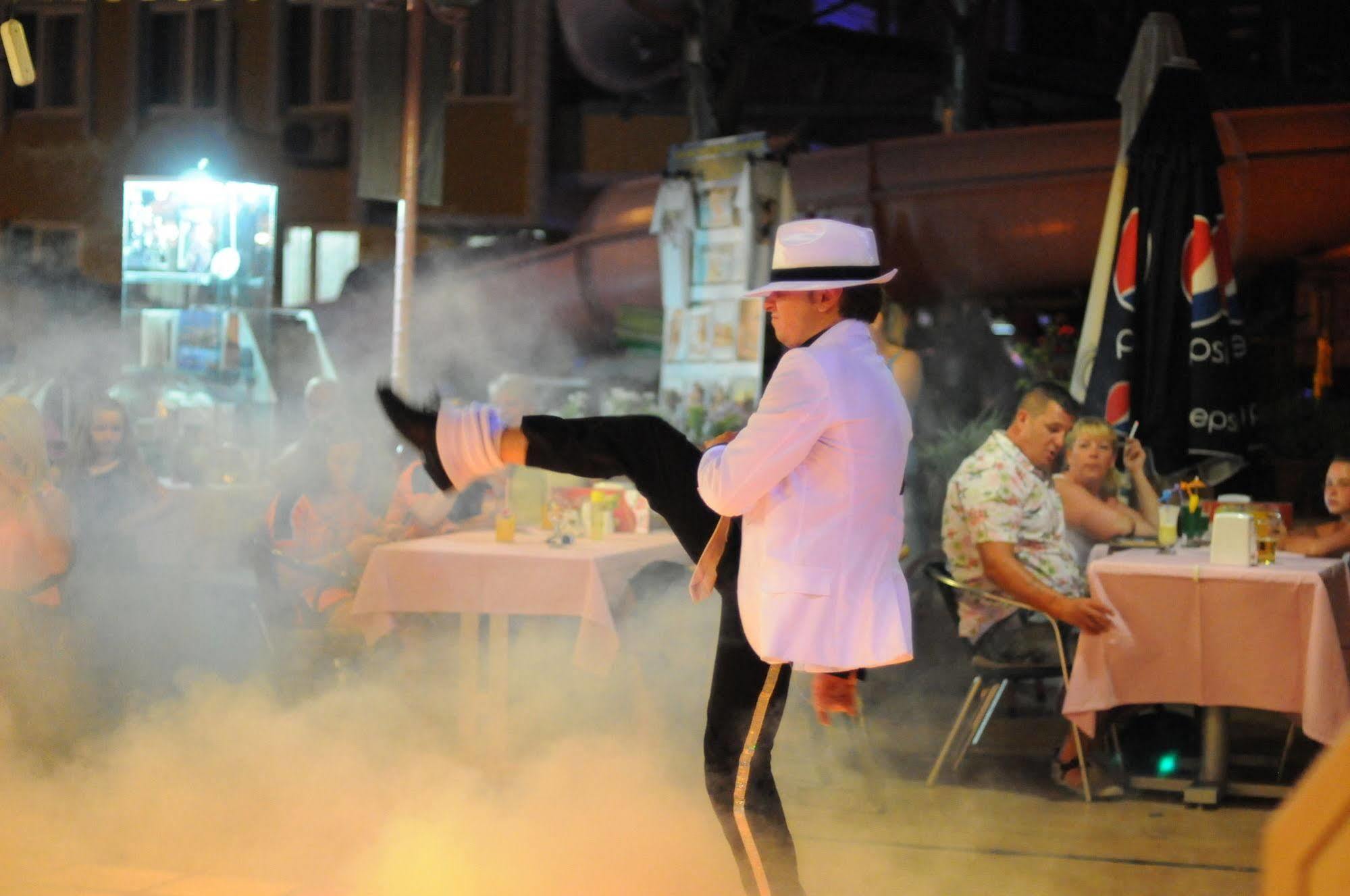 Rosy Marmaris