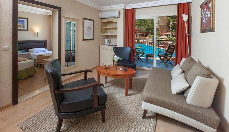 Hotel Julian Forest 4*