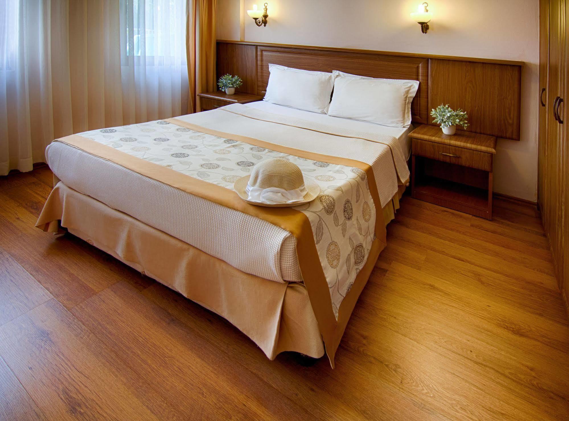 Kibele & 3* Marmaris