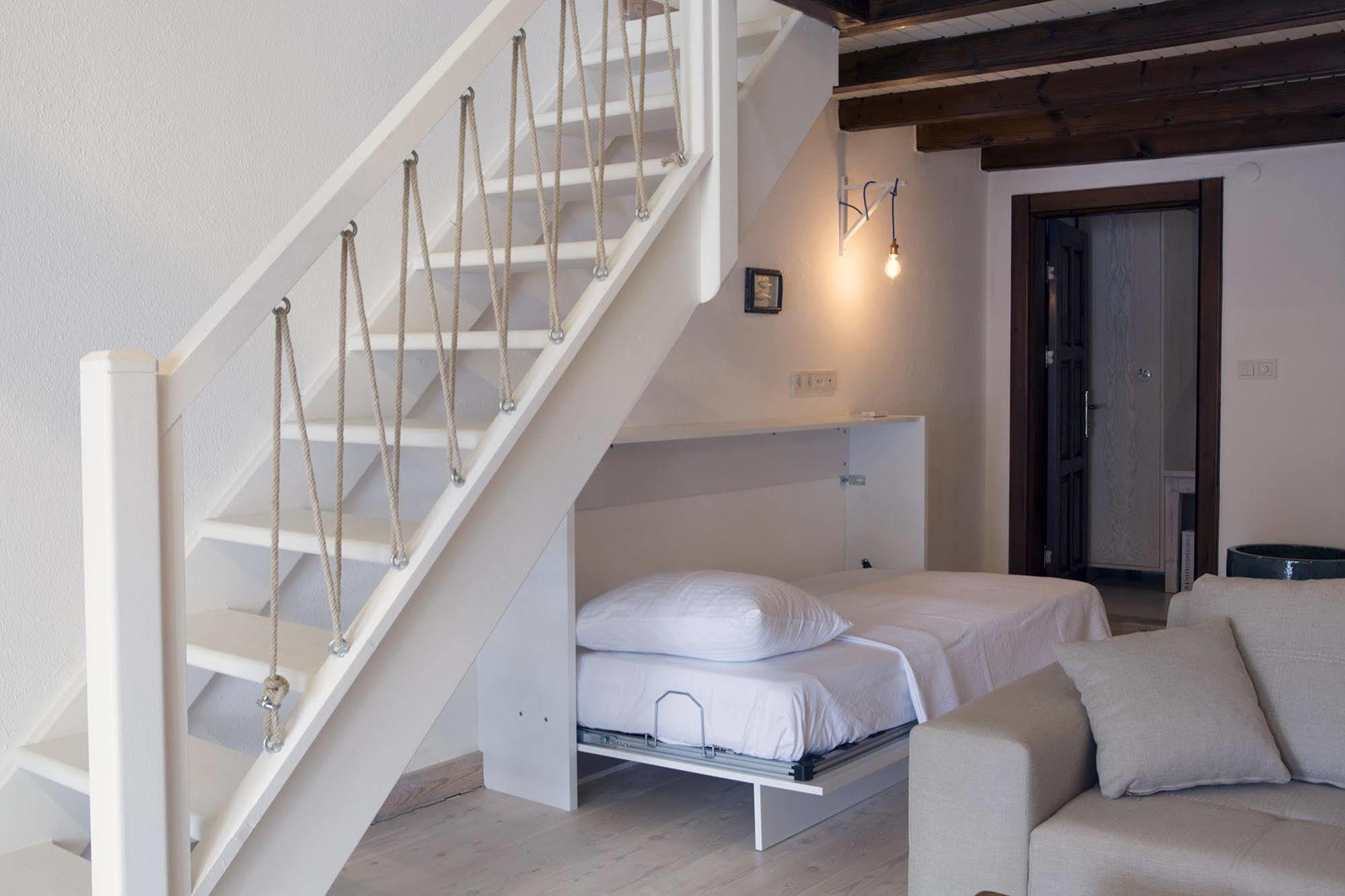 Vira Demir Hotel *