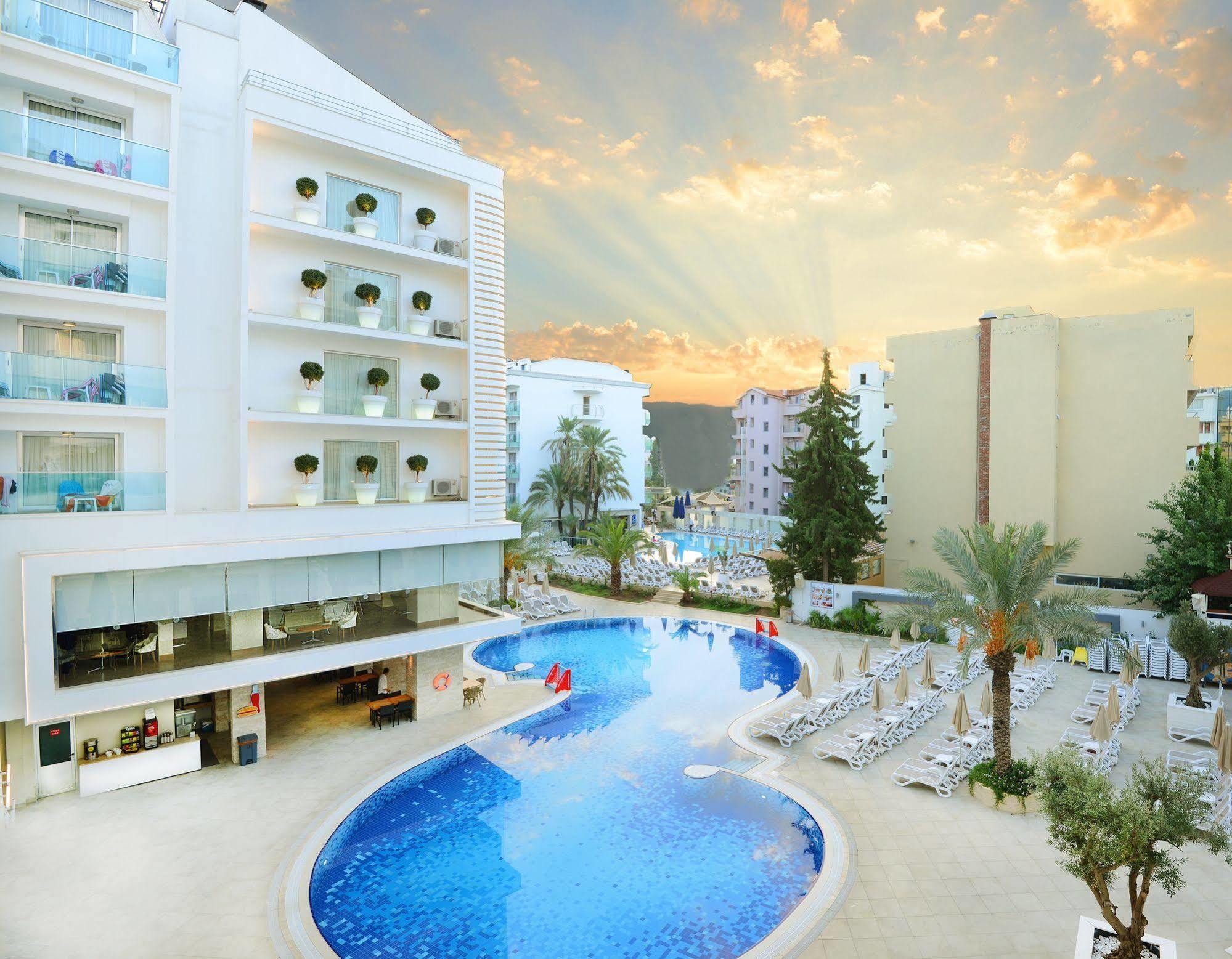 Blue Bay Platinum Hotel 5*