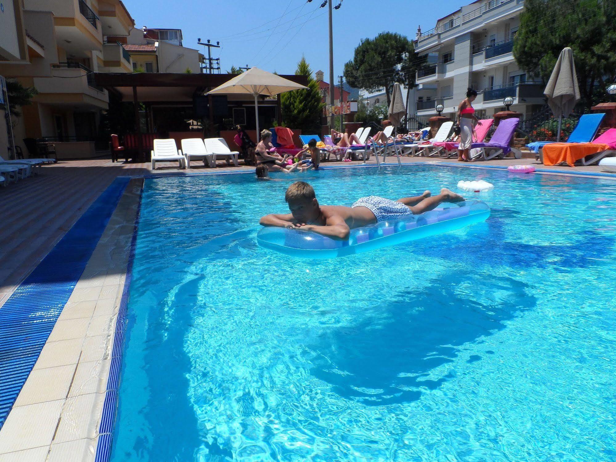 Sebnem & Aparthotel 3*