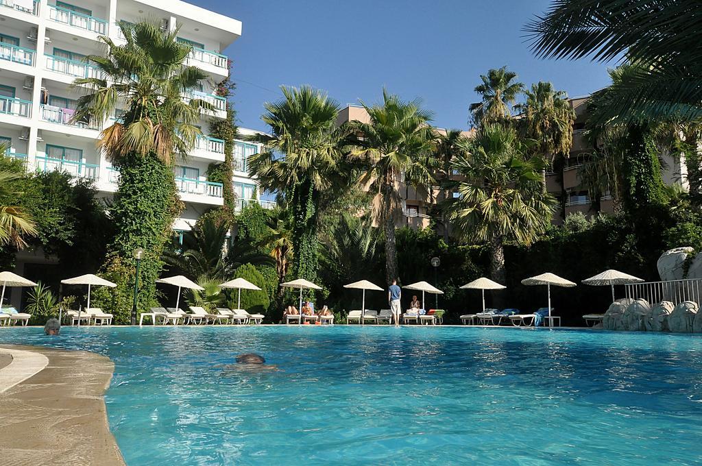 Tropical Hotel