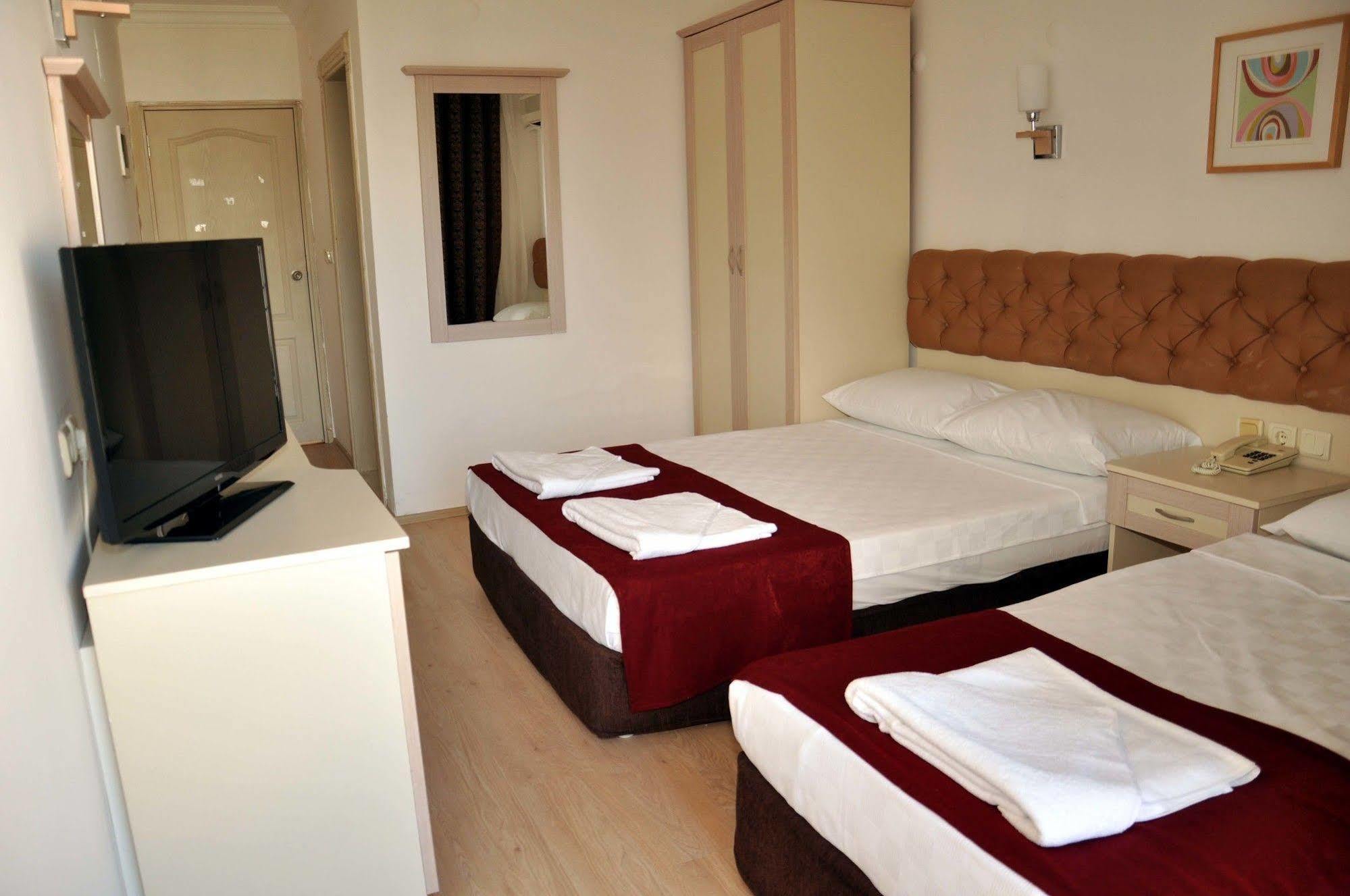 Hotel Almena 3*