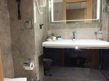 Candan Hotel