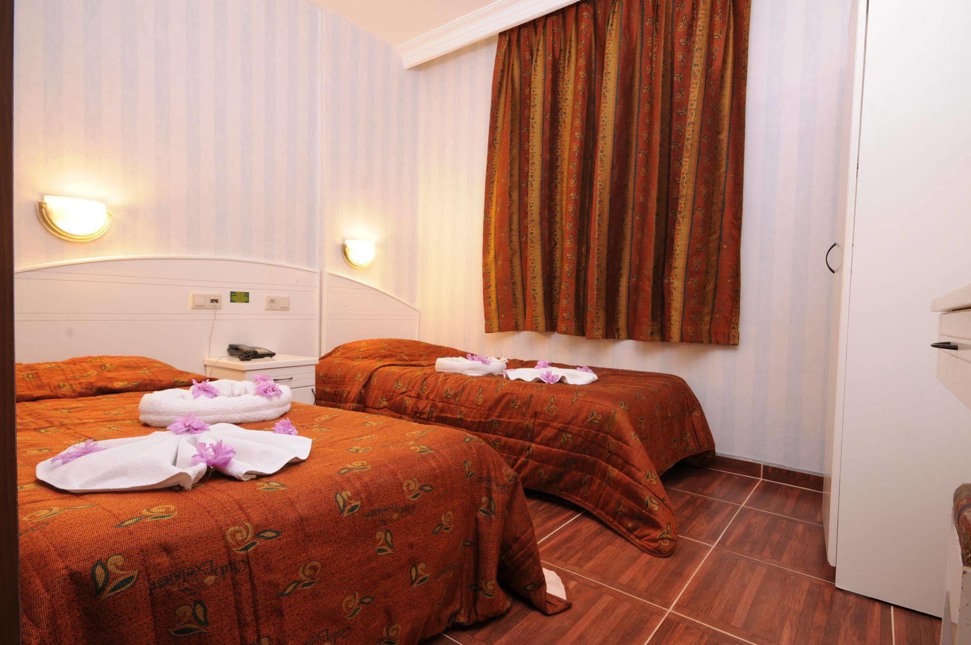 Aparthotel Exelsior Annex 3*