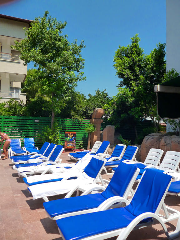 Blue Lagoon Hotel 2*