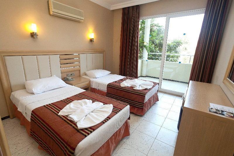Candan Marmaris