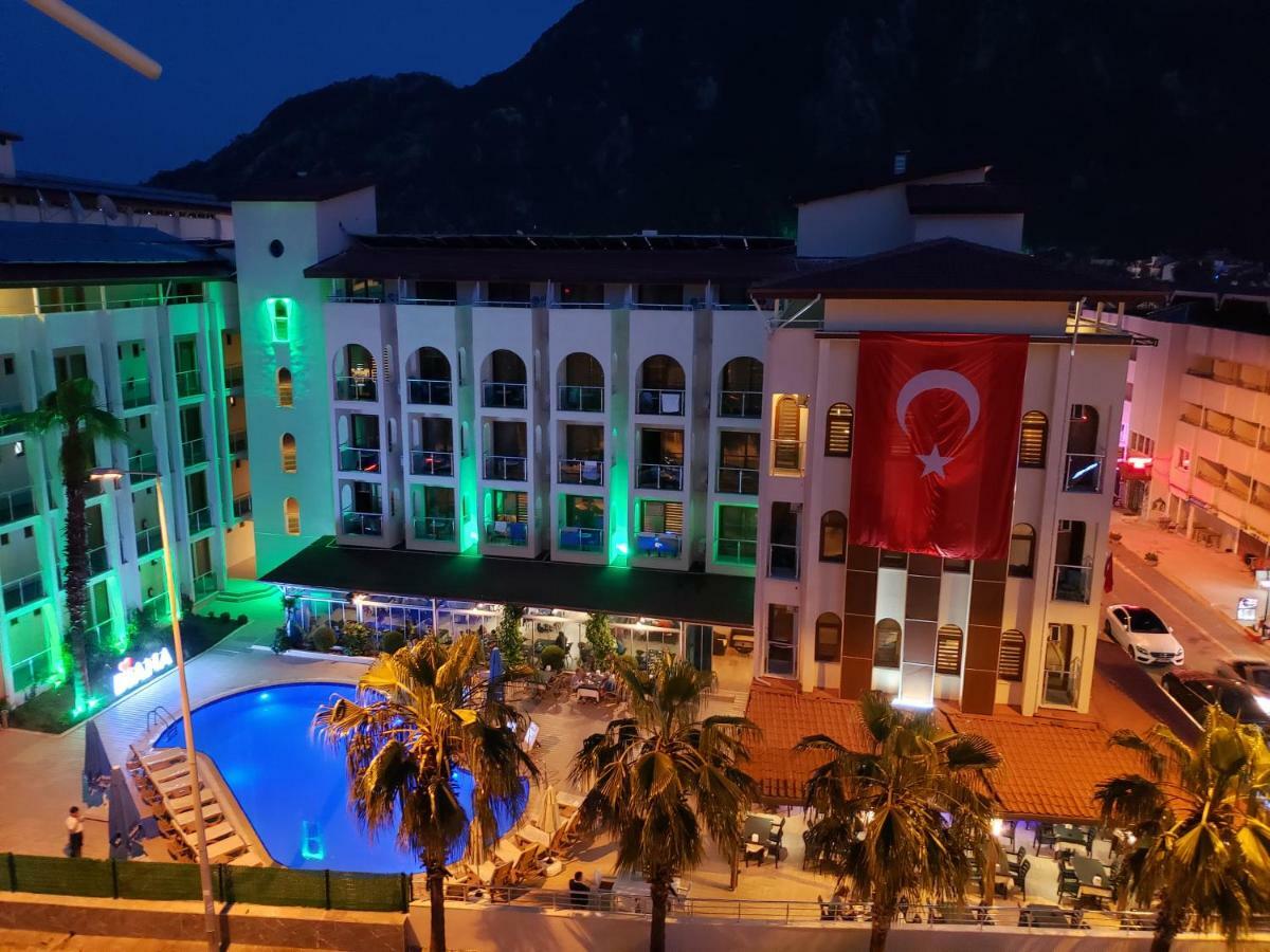 Diana Hotel *