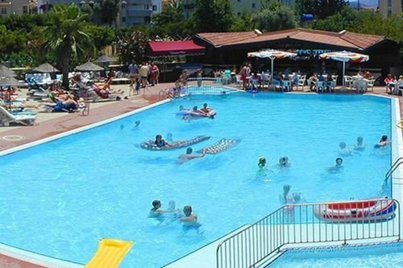 Club Turquoise